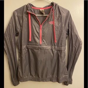 north face windbreaker